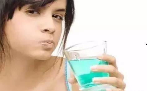 成人刷牙漱口视频,视频教学助您口腔健康  第3张